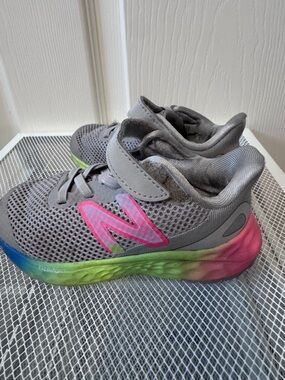Kids New Balance NB Athletic Shoes with Pink Accent and Rainbow Sole Size 7